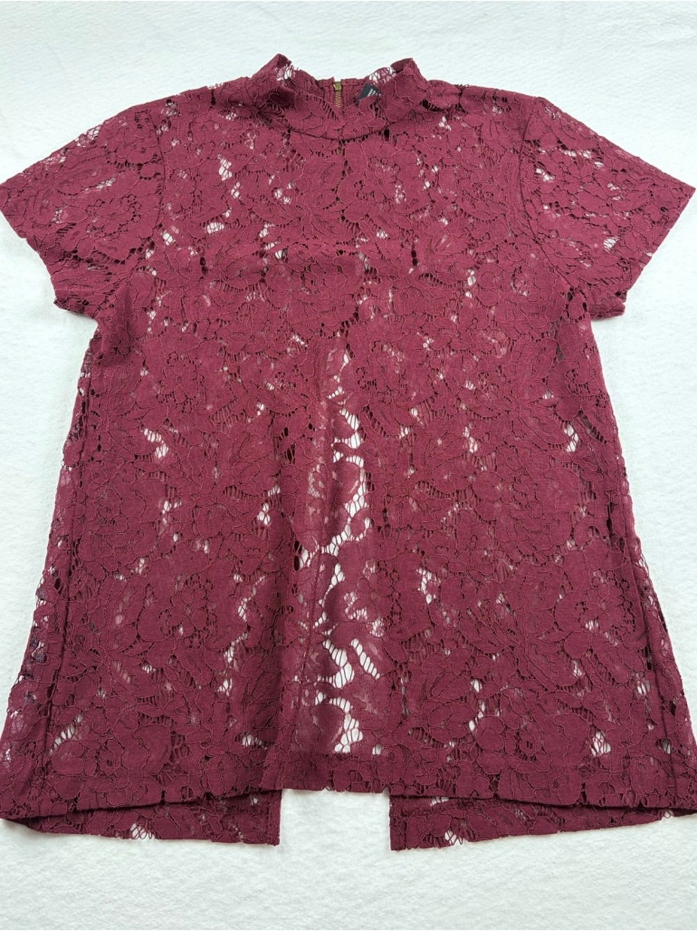 Women's Short-Sleeve Floral Lace‎ Mock Neck Top - Burgundy